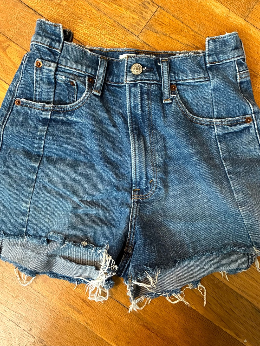 A& F Curve Love Mom Short